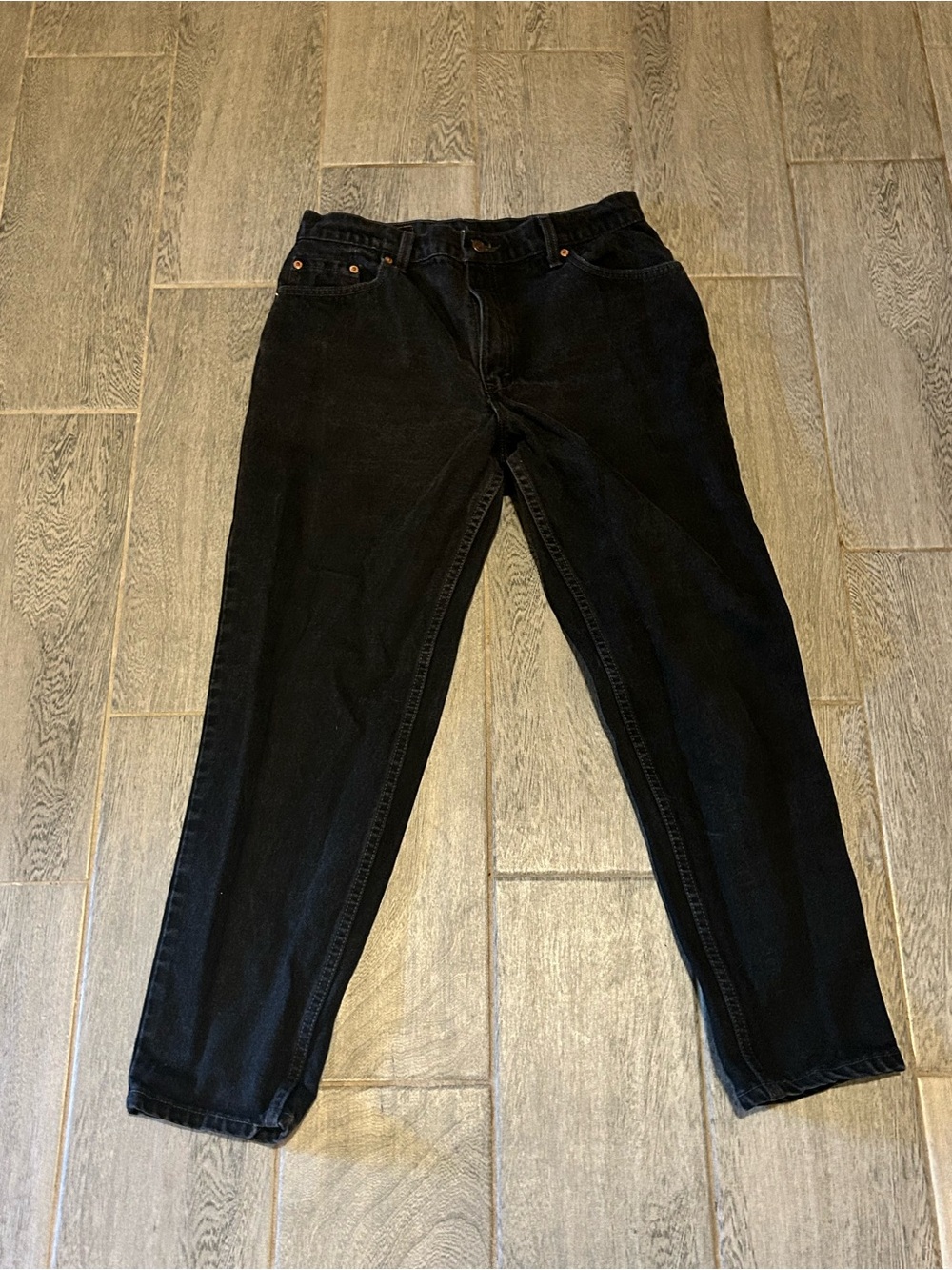 Levis 550 Black relaxed fit tapered leg Jeans size 14 petite